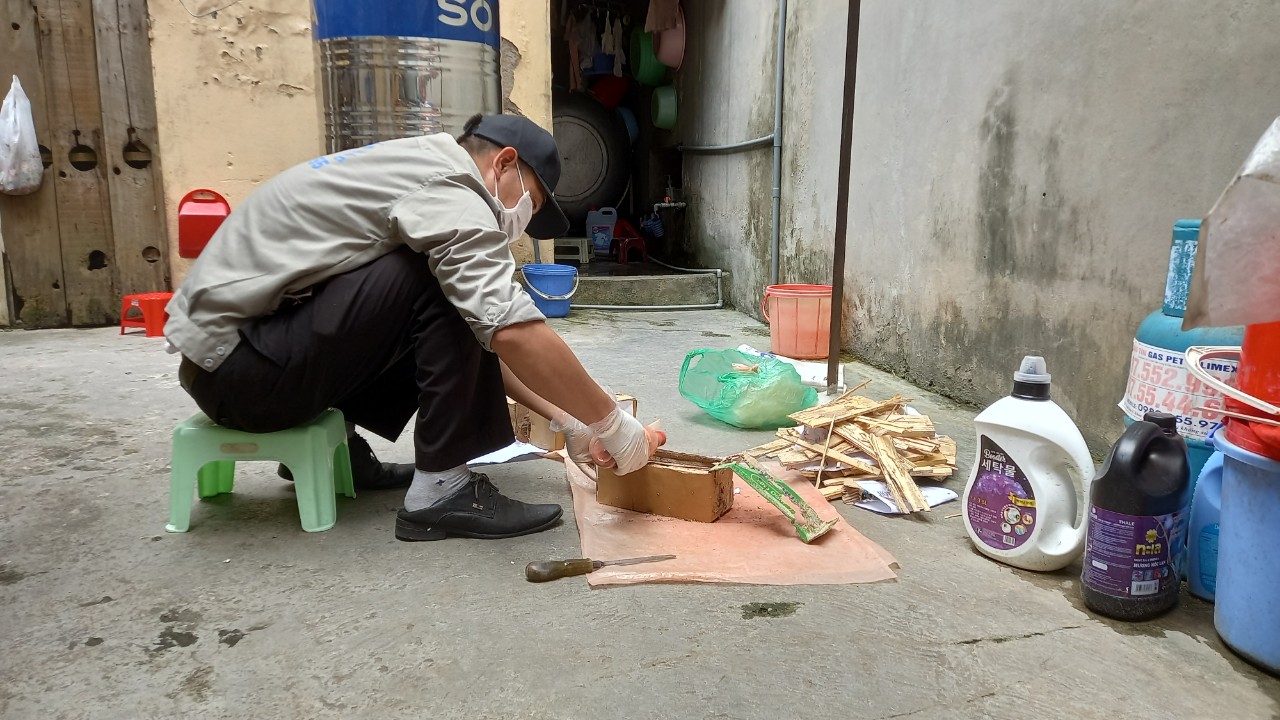 Phun thuốc mối lây nhiễm tại Hà Nội 