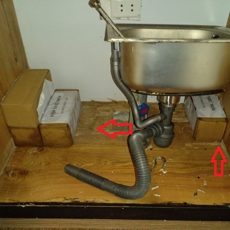 Đặt hộp nhử mối tủ bếp diệt mối phương pháp lây nhiễm